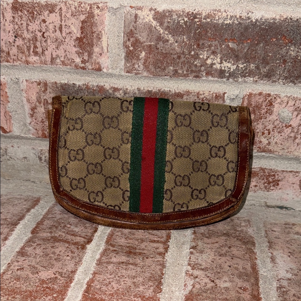 Vintage Gucci Brown Monogram Clutch with Green & Red Web Stripe - Picture 8 of 13